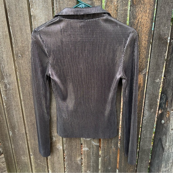 ASOS Design 00’s Plisse Metallic Suit Shirt Sz 4 - Picture 2 of 12